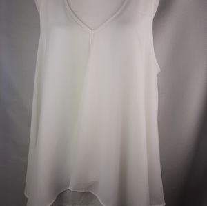NWT Sleeveless Flyaway White Top 1X